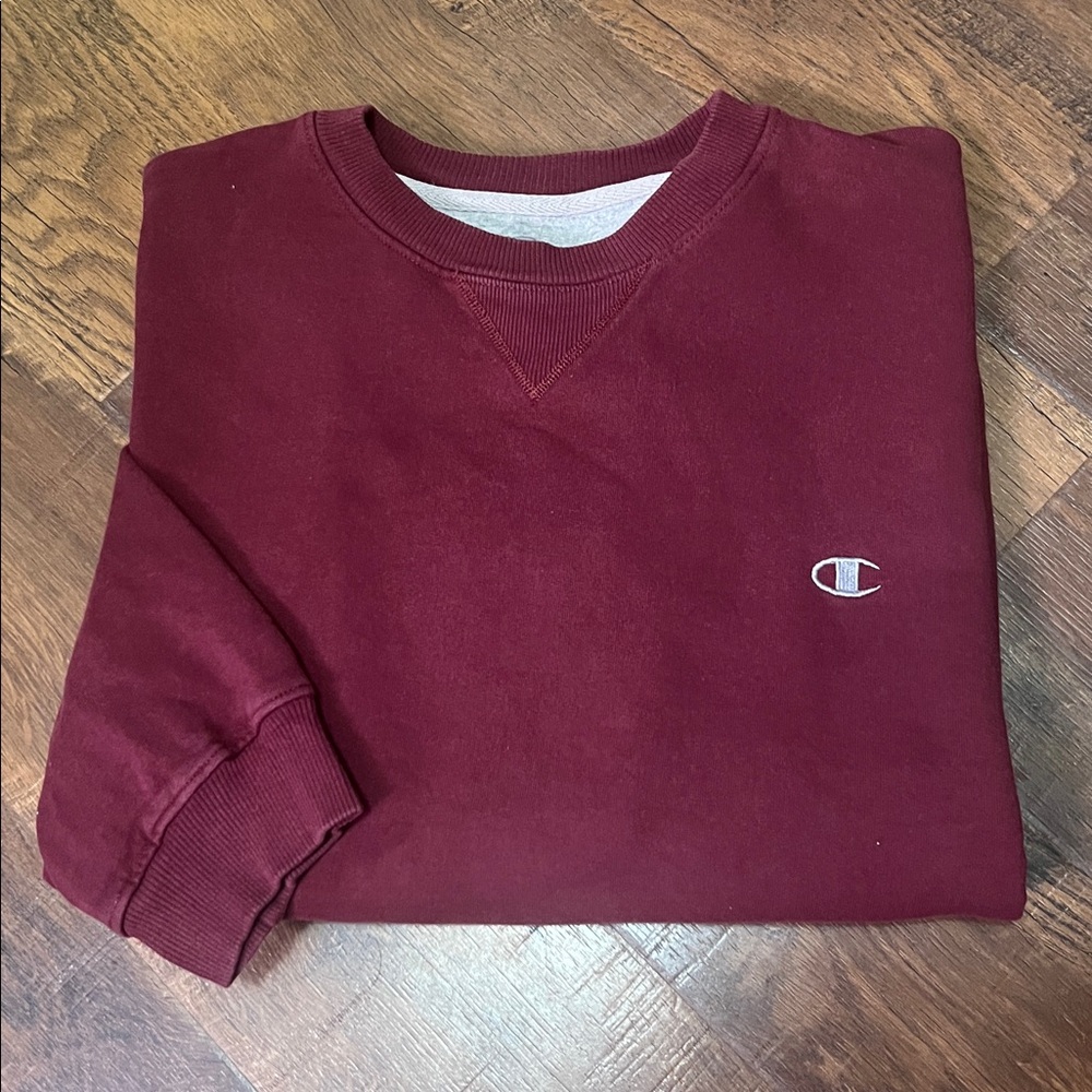 Vintage Y2K Champion Men's Burgundy Crewneck Pullover Sweatshirt
